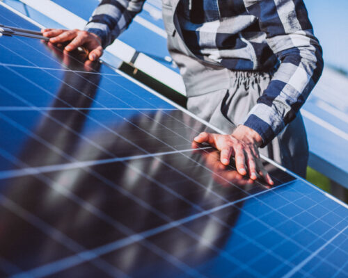 Aerotermia con energía solar fotovoltaica Aerotermia con energía solar fotovoltaica